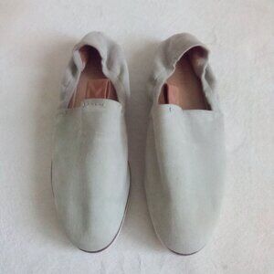 EUC Mercedes Castillo Suede Flats